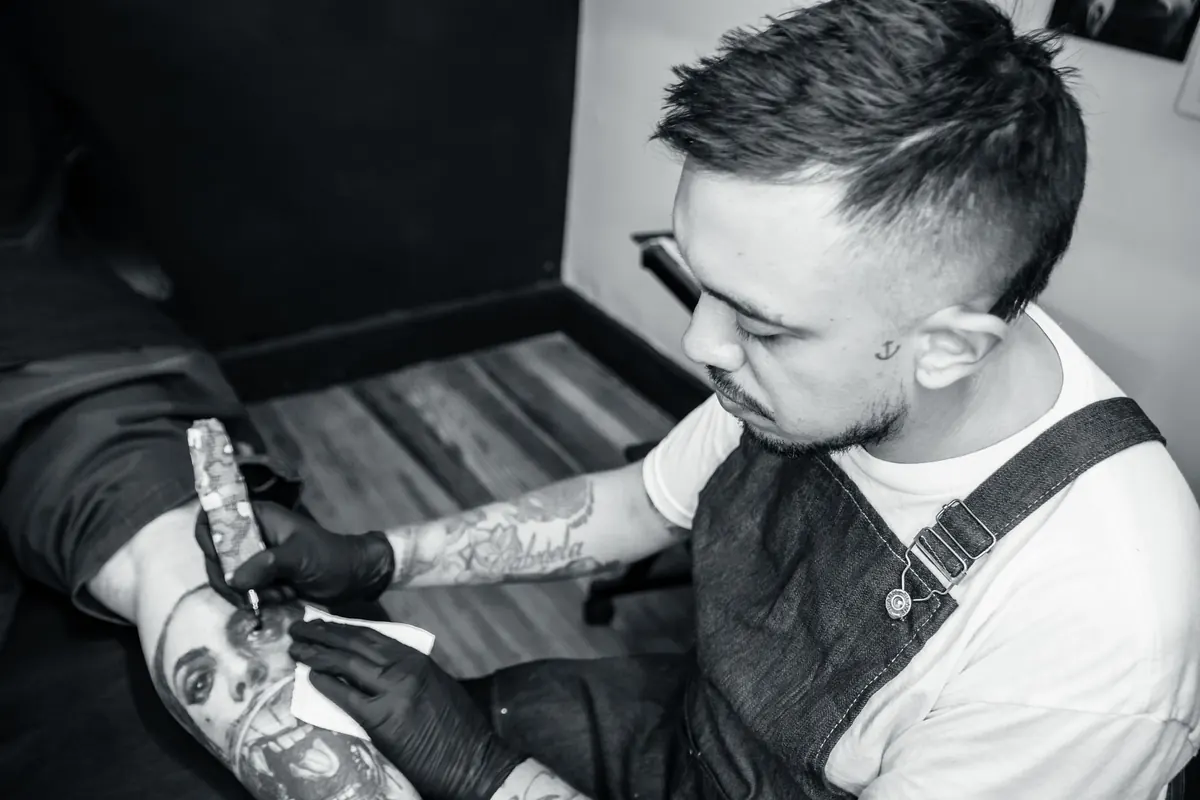 10 Common Mistakes to Avoid When Choosing a Tattoo Artist in the UK